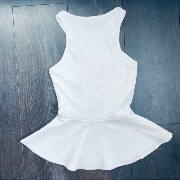 Charlotte Russe White Sleeveless Peplum Flare Print Top - Picture 9 of 11